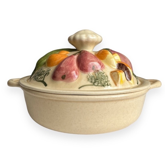 Vintage Casserole Covered Dish with 3D Vegetables on Lid‎ Mushrooms MCM - Picture 9 of 9